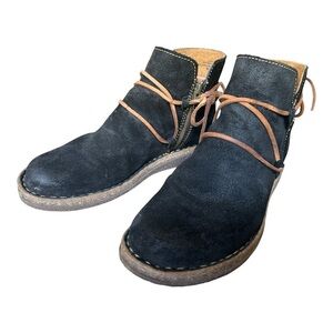 Børn “Calyn” Black Distressed Leather Booties | Size 8.5 / 40